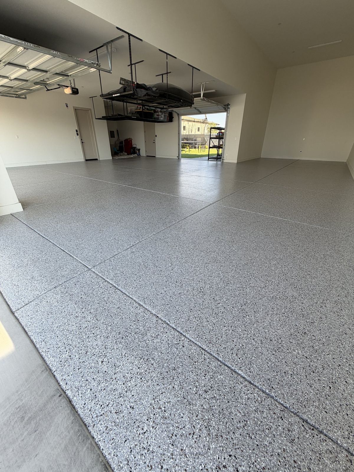 California Grey flake garage floor coating Bakersfield CA — after