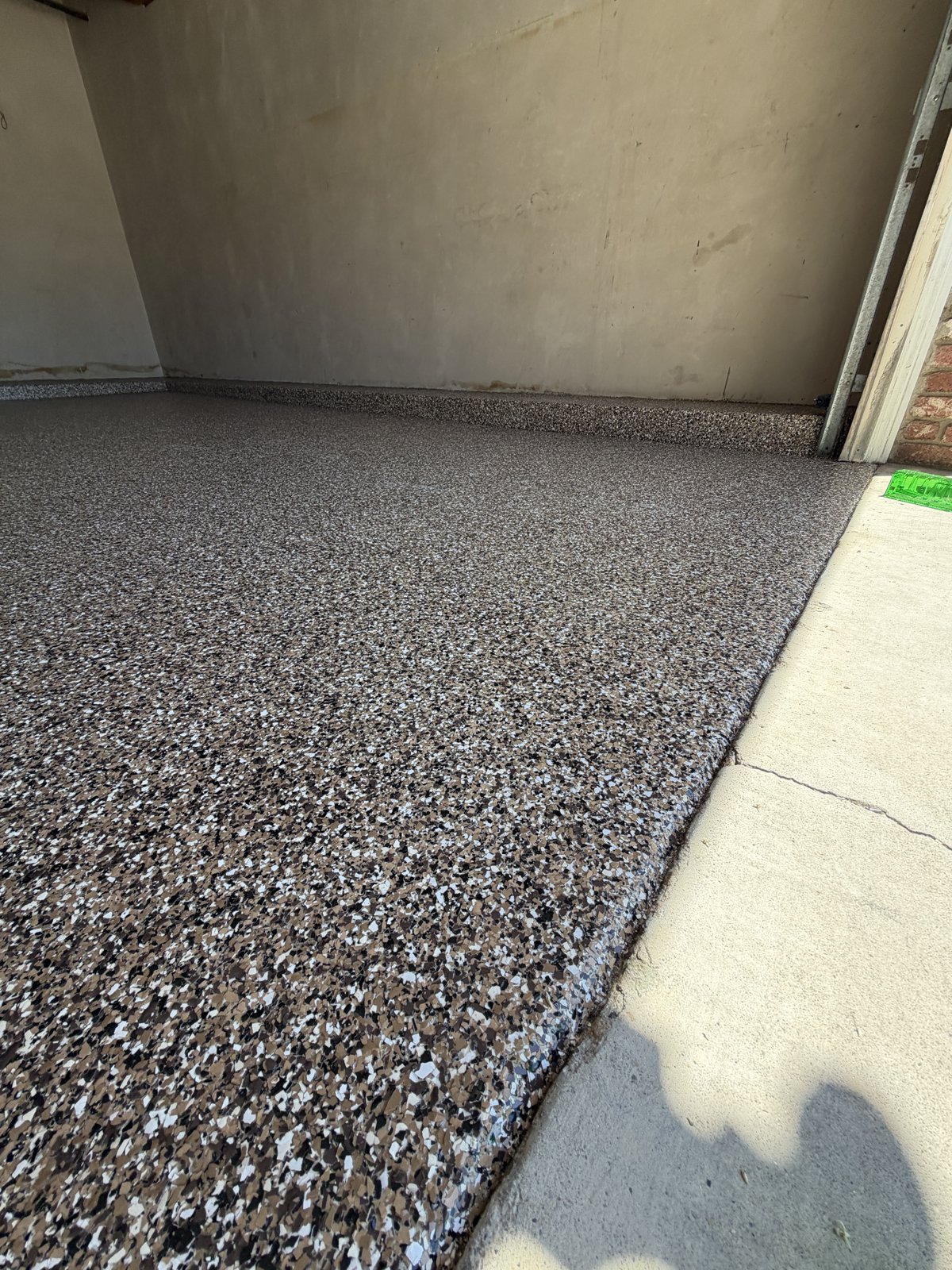grizzly flake garage floor coating Bakersfield CA — after closeup